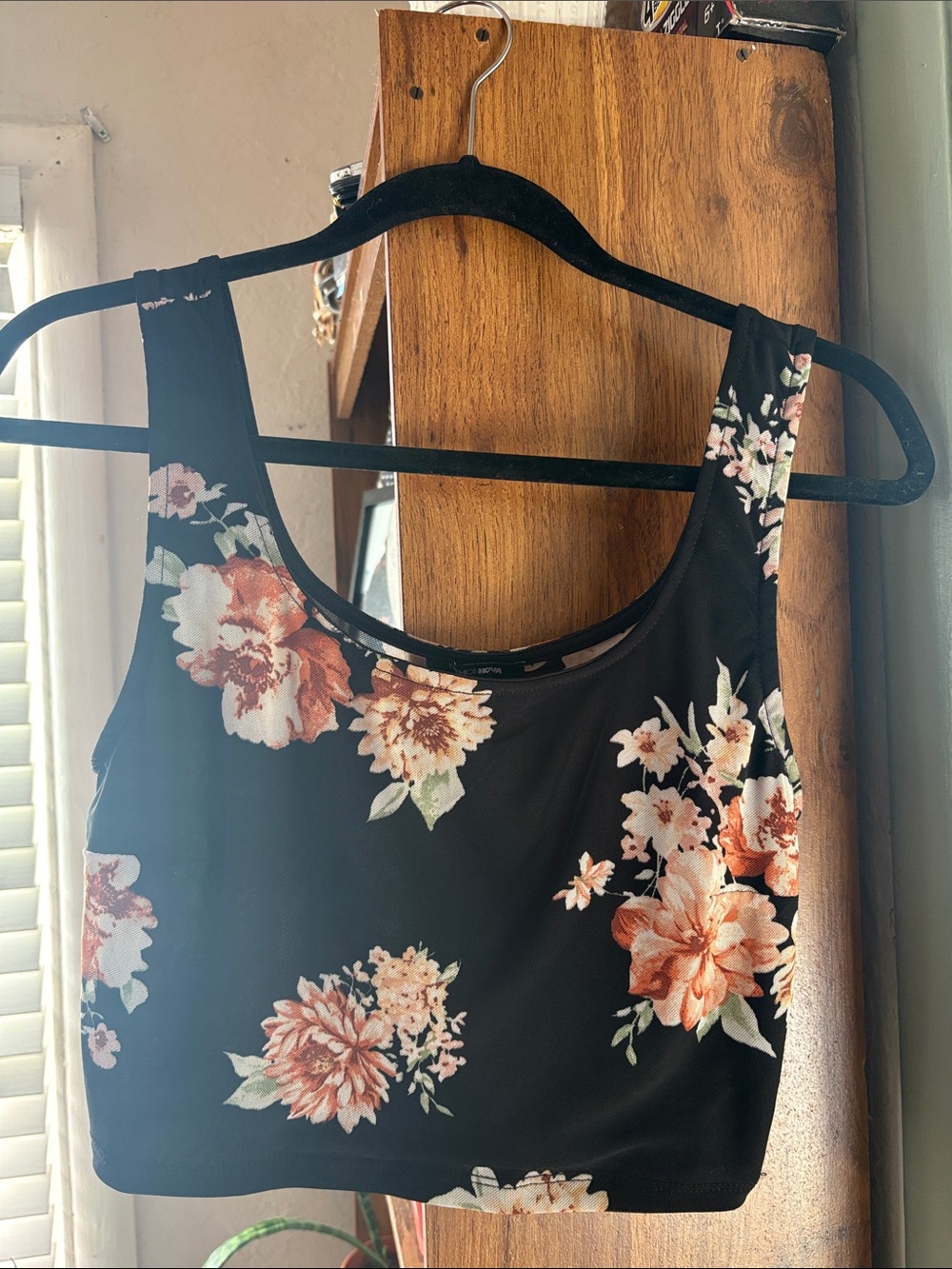 Fashion Nova Black Floral Crop Tank Top - Peach & Cream Blooms